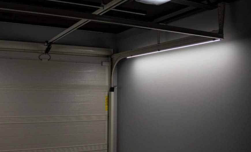 Jak dobrze oświetlić garaż? Oświetlenie LED pod prowadnice